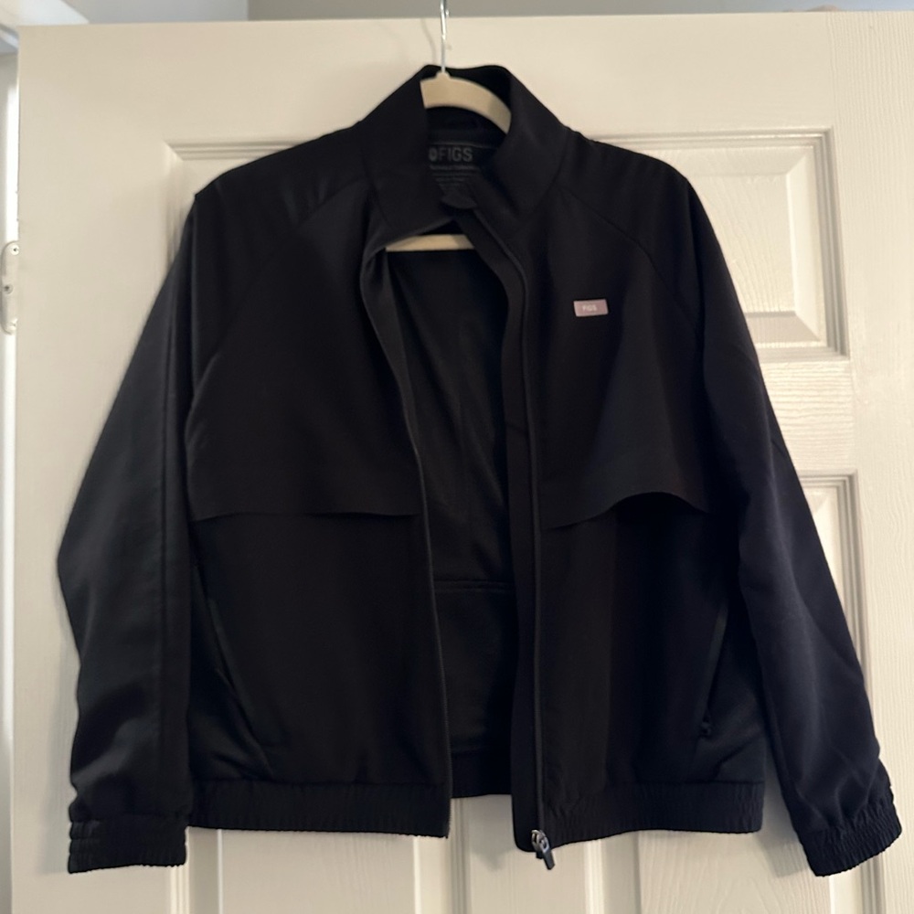 SOLD Like New FIGS Women's Sydney Scrub Jacket Black Five Pockets - Retail $100 - Picture 11 of 14